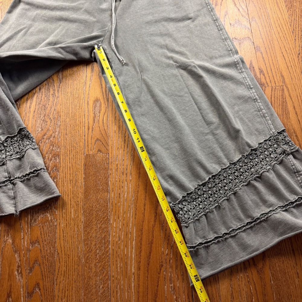 Easel Los Angeles Olive Green Crochet Lace Wide Leg Crop Pants Womens Medium - Picture 3 of 11